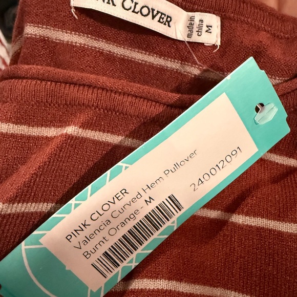Pink Clover Valencia Curved Hem Sweater. NWT - Picture 3 of 4